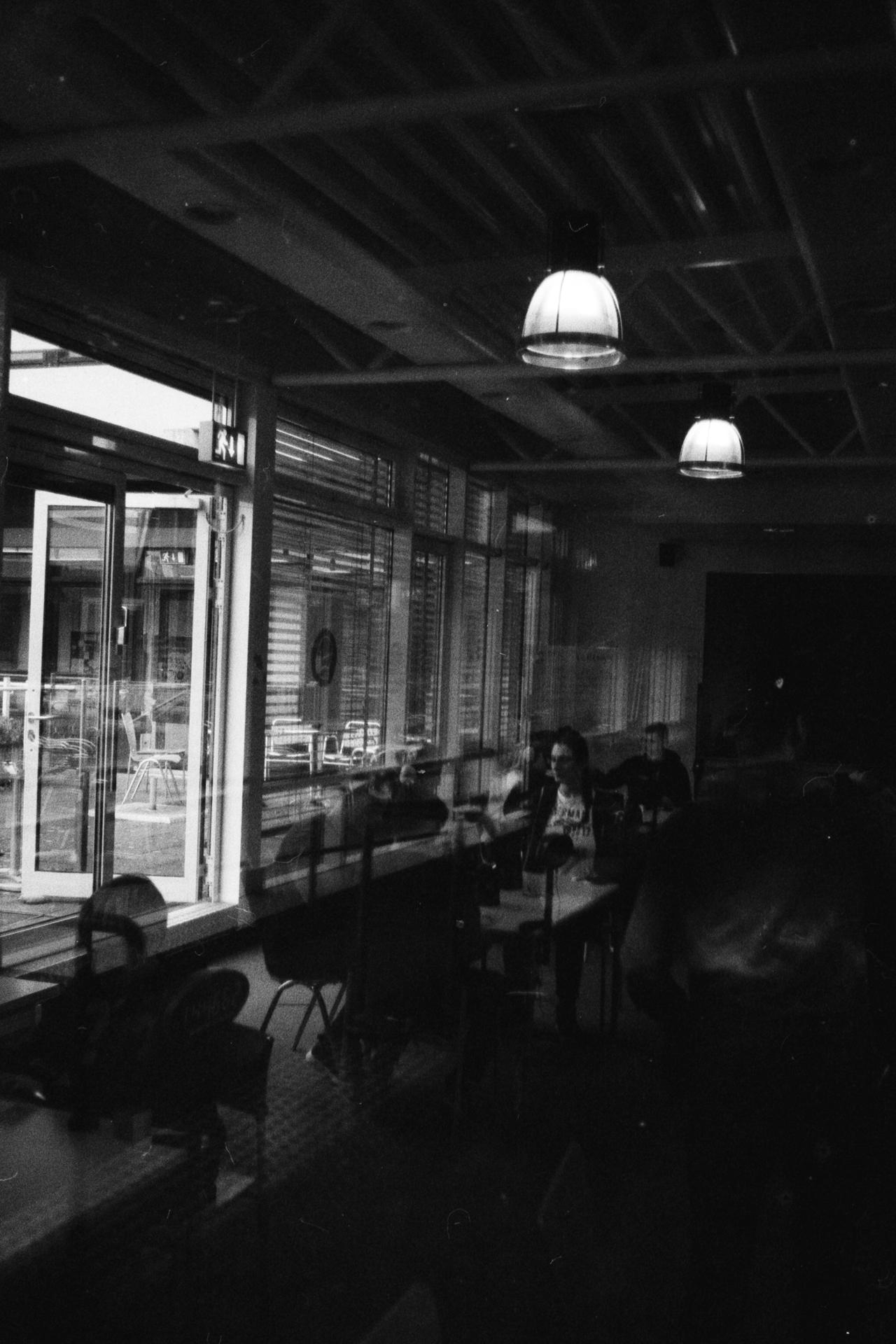 Thumbnail /2023 Comps/Bremium/Bremen durchs fenster II.jpg